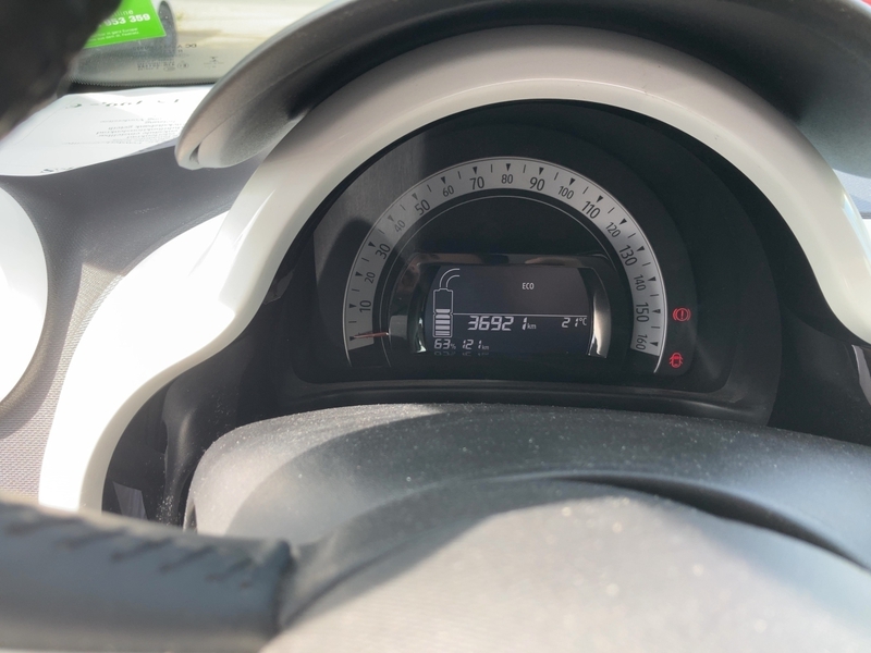 Fahrzeugabbildung Twingo ELECTRIC VIBES Bild 14 von 20