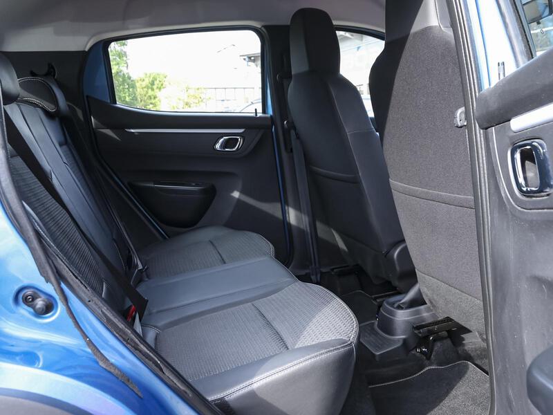 Fahrzeugabbildung Spring NAVI PDC KLIMA CCS GJR Bild 4 von 15