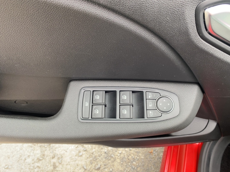 Fahrzeugabbildung Clio EVOLUTION SCe 65 Bild 13 von 19