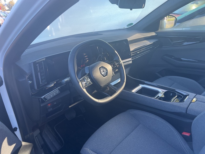 Fahrzeugabbildung Austral Evolution Mild Hybrid Bild 7 von 9