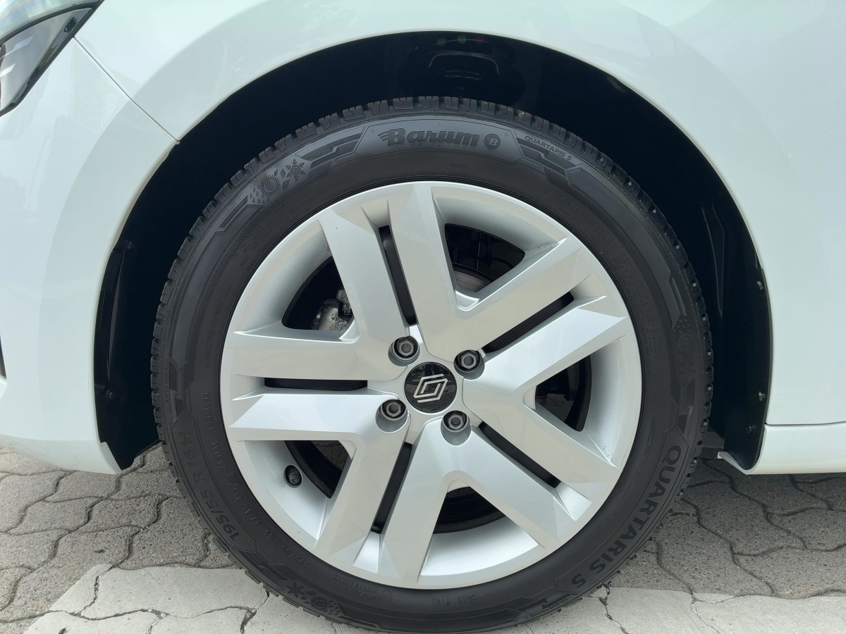 Renault Clio – Bild 8