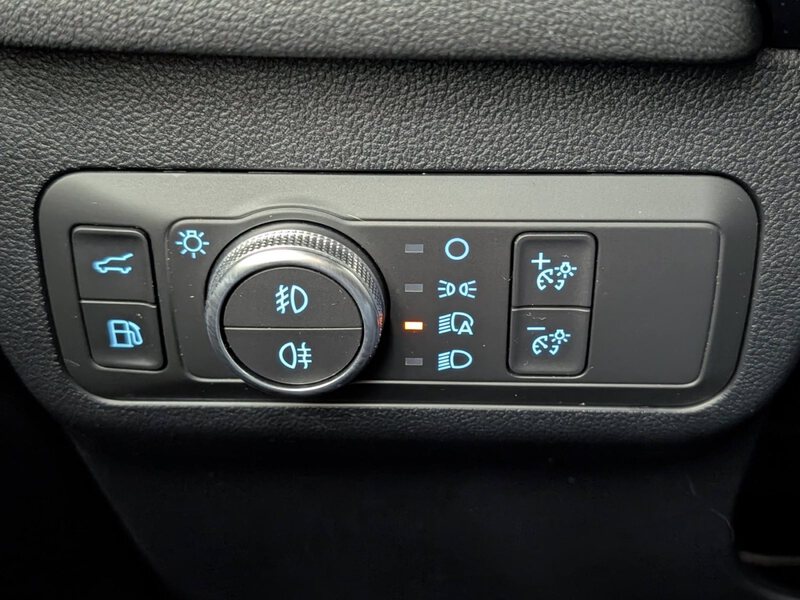 Fahrzeugabbildung Kuga 2.5 PHEV ST-Line X HUD B&O AHK ACC Pano Bild 41 von 45