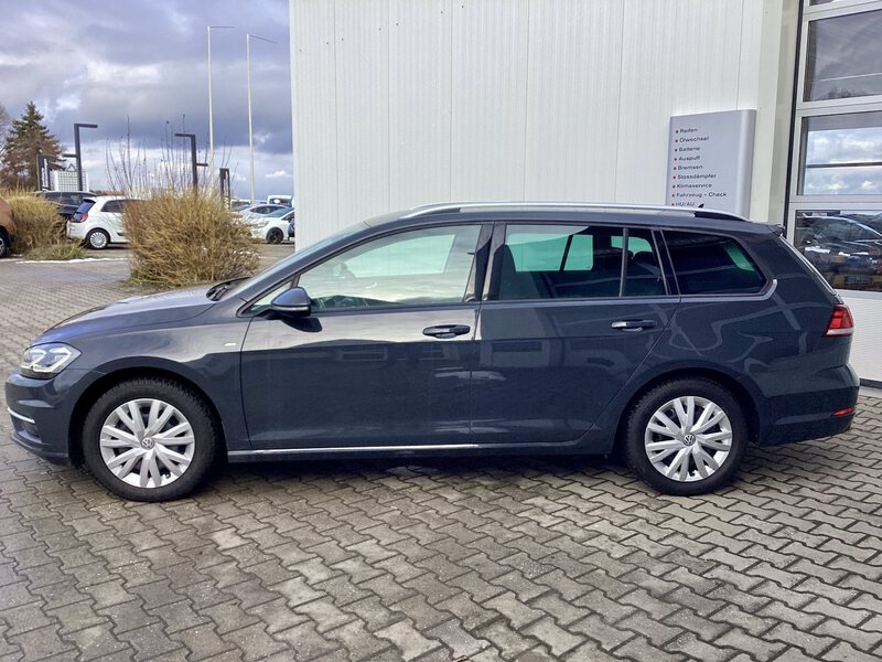 Fahrzeugabbildung Golf VII Variant 1.0 TSI MBT/Start-Stopp Bild 3 von 9