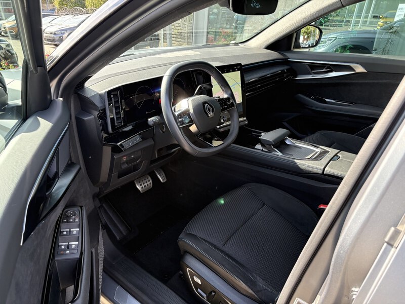 Fahrzeugabbildung Austral TCe 160 Techno Esprit Alpine Bild 8 von 11