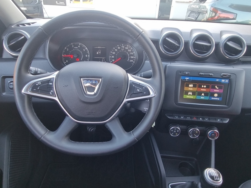 Fahrzeugabbildung Duster Urban TCe 130 4WD Bild 9 von 14