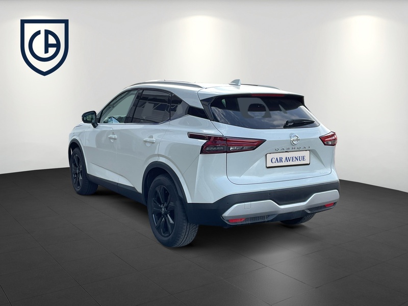 Fahrzeugabbildung Qashqai 1.3 DIG-T Tekna+ 4x4/Massage/Head-Up/LED Bild 4 von 17
