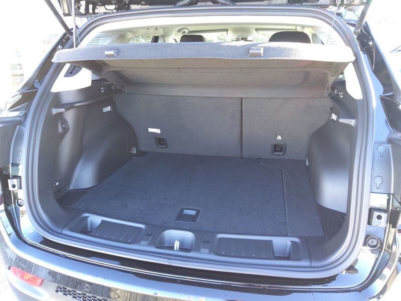 Fahrzeugabbildung Compass 1.3 Plug-In Hybrid Limited Bild 11 von 11