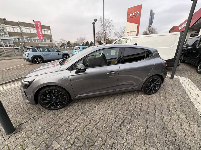 Fahrzeugabbildung Clio V 1.6 E-TECH Hybrid 145 Esprit Alpine Bild 8 von 18