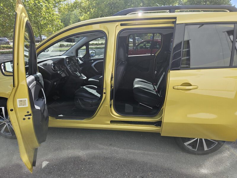 Fahrzeugabbildung Citan ABS Fahrerairbag Seitenairbag Bild 16 von 27