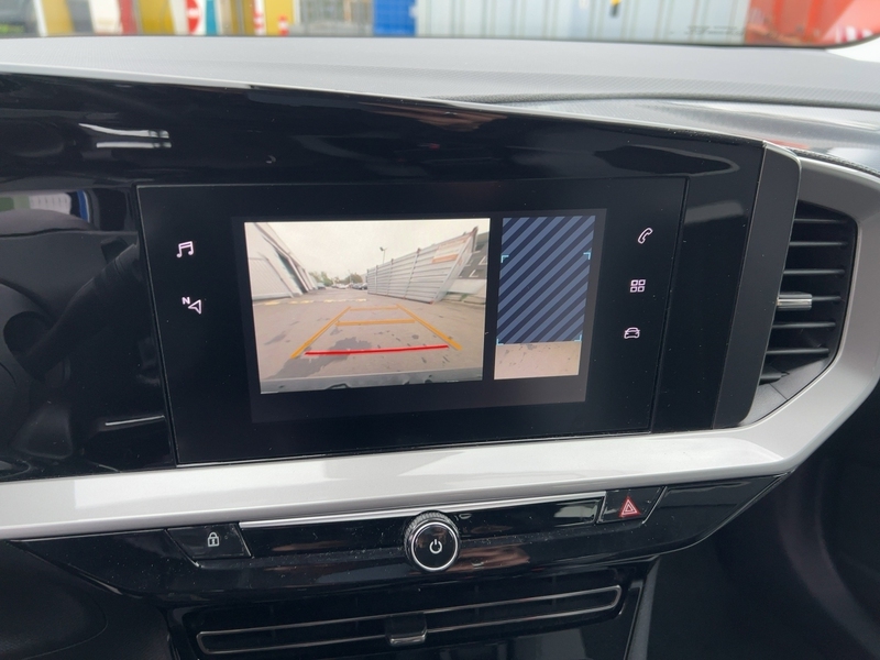Fahrzeugabbildung Mokka Rückfahrkamera PDC ABS Fahrerairbag ESP Bild 14 von 25