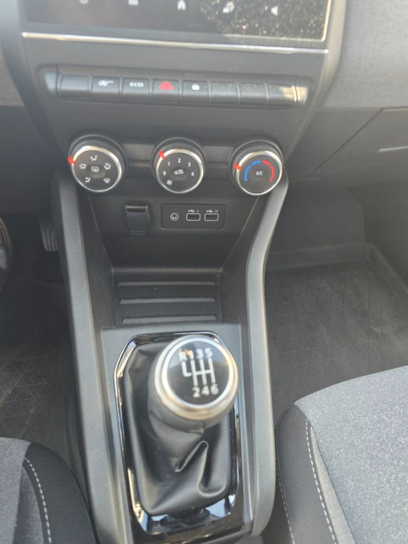 RENAULT Clio 2024 — imagine 40