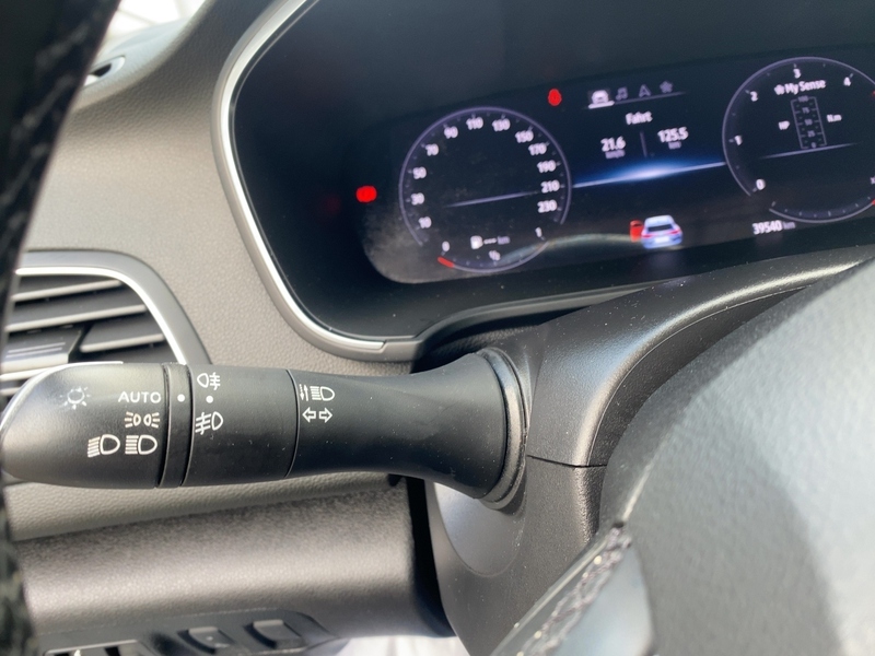 Fahrzeugabbildung Megane Grandtour INTENS BLUE dCi 115 Bild 16 von 20