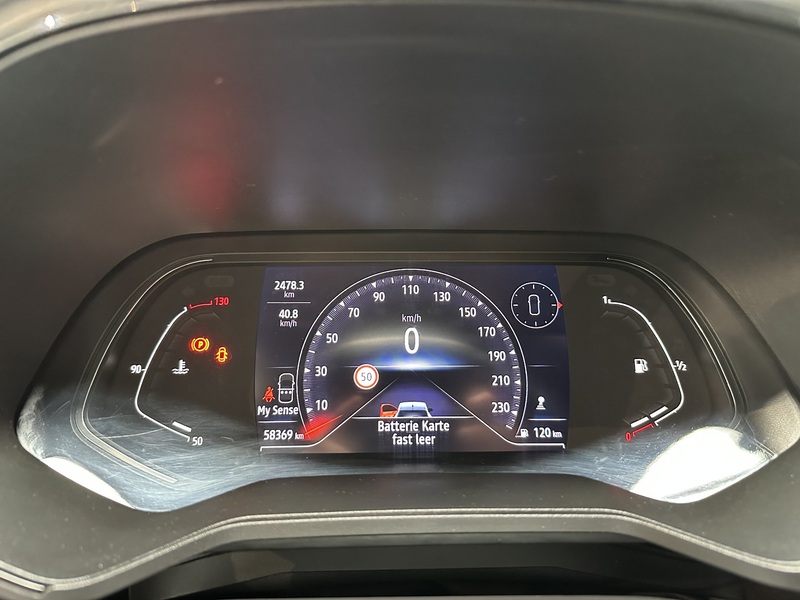 Fahrzeugabbildung Clio LUTECIA TCe 90 Bild 36 von 50
