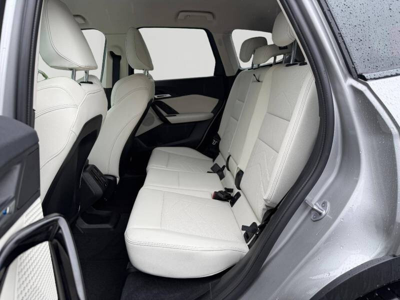 BMW X1 U11