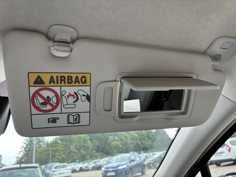 Fahrzeugabbildung Captur +Automatik+PDC+ Bild 44 von 47