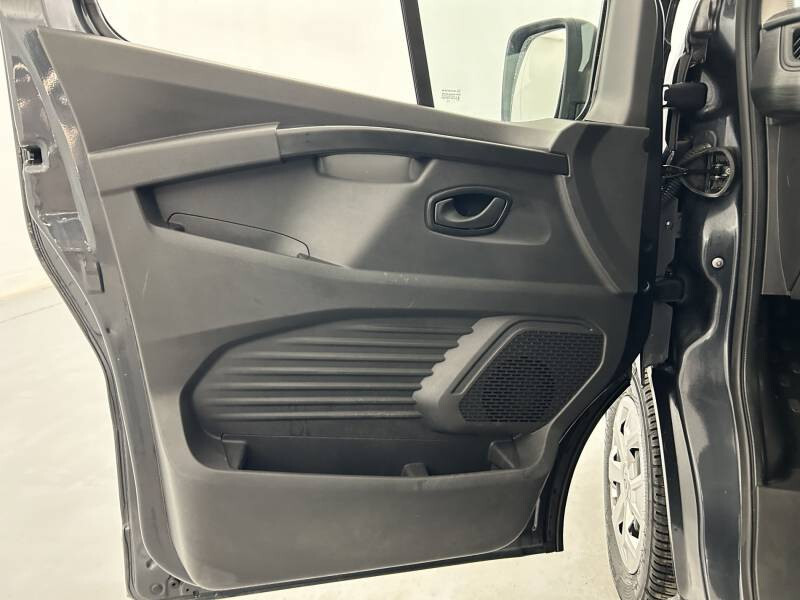 Renault Trafic Combi