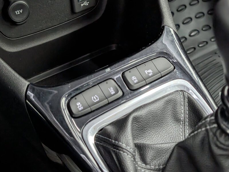 Fahrzeugabbildung Crossland X 1.2 Turbo Edition Navi LED Klima Bild 19 von 33