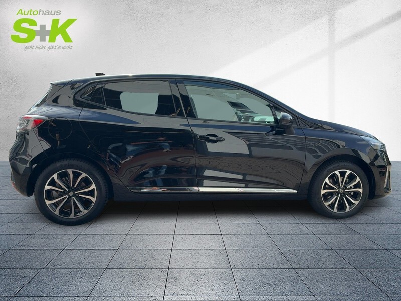 Fahrzeugabbildung Clio Techno Full Hybrid E-Tech 145 Bild 5 von 15