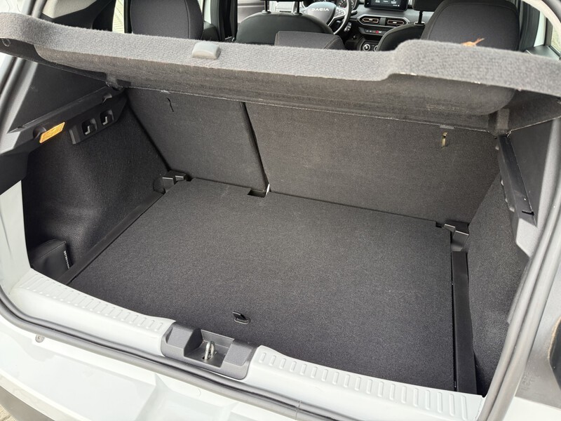 Fahrzeugabbildung Sandero Stepway Extreme+ TCe 100 ECO-G Bild 15 von 15