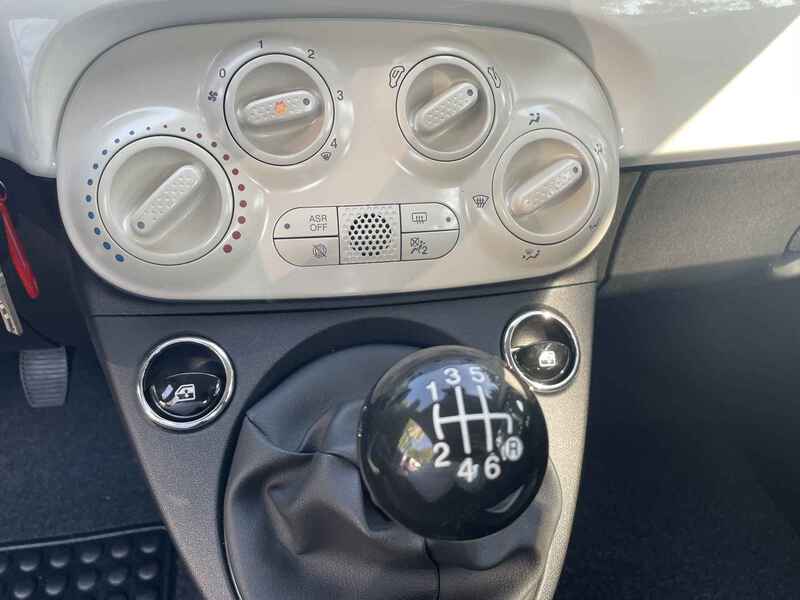 Fahrzeugabbildung 500 1.0 70PS Klima *CarPlay *Radio Bild 14 von 16