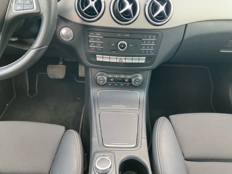 Mercedes-Benz B 200