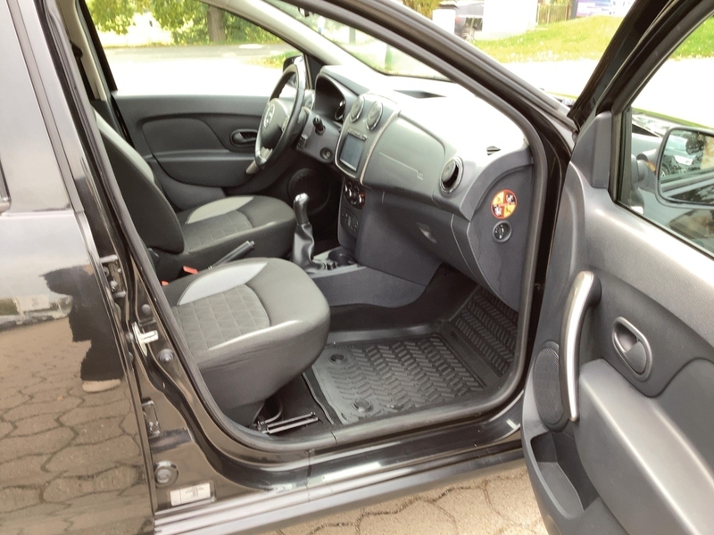Fahrzeugabbildung Sandero Stepway Celebrat Bild 11 von 15