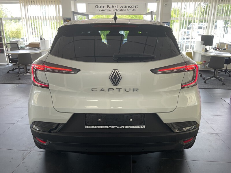 Fahrzeugabbildung Captur II 1.0 TCe 90 Techno Bild 22 von 49
