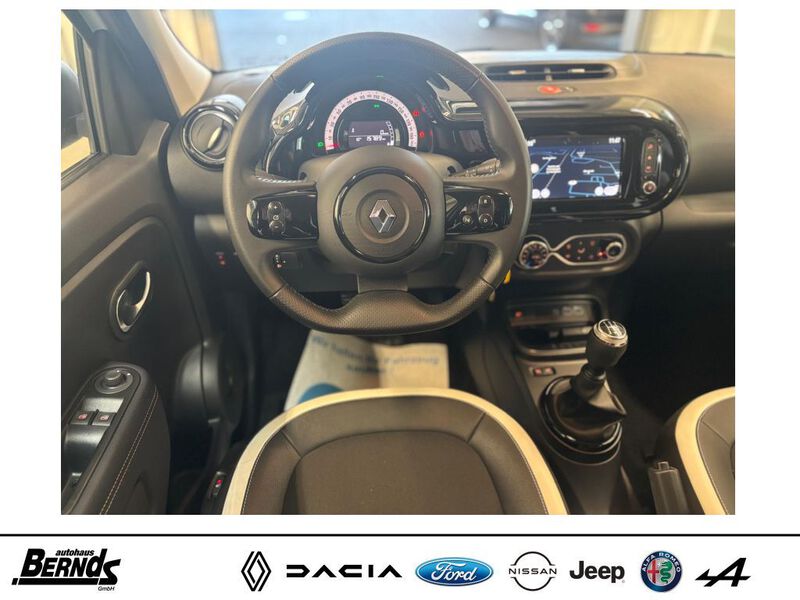 Fahrzeugabbildung Twingo SCe 65 Start & Stop 45kw/65PS Bild 287 von 424