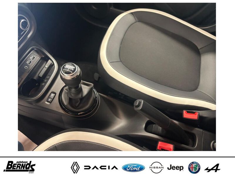 Fahrzeugabbildung Twingo SCe 65 Start & Stop 45kw/65PS Bild 266 von 424
