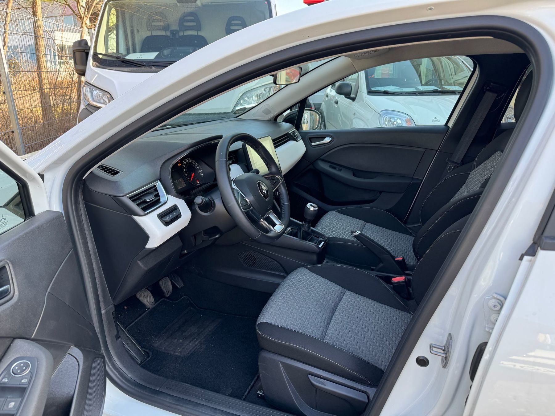 Renault Clio – Bild 11