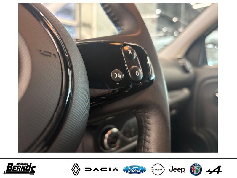 Fahrzeugabbildung Twingo SCe 65 Start & Stop 45kw/65PS Bild 58 von 424