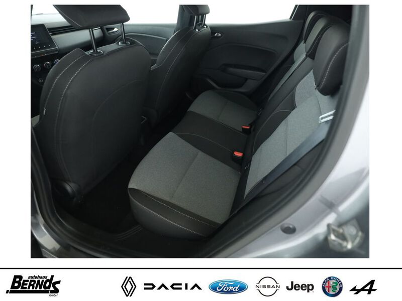 Fahrzeugabbildung Clio SCe 65 49kW/67PS Bild 412 von 424