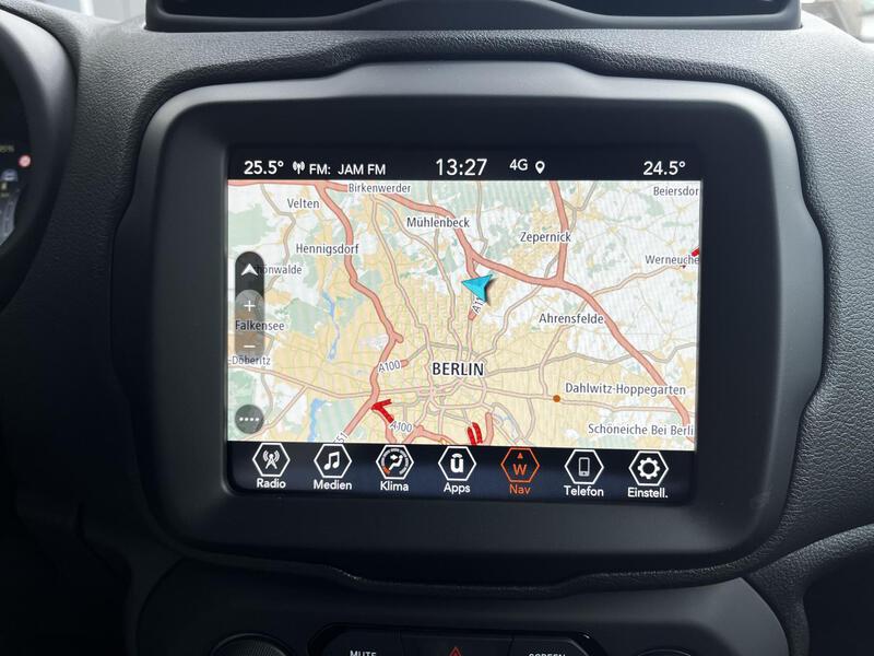 Fahrzeugabbildung Renegade Klima* Bild 14 von 19