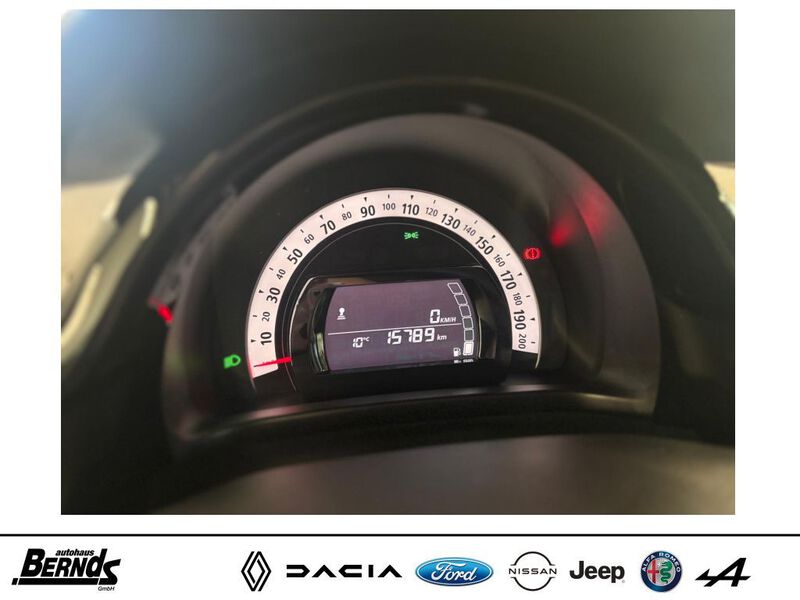 Fahrzeugabbildung Twingo SCe 65 Start & Stop 45kw/65PS Bild 85 von 424