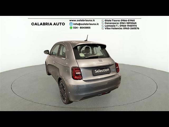FIAT 500e 00006544_VO38033579