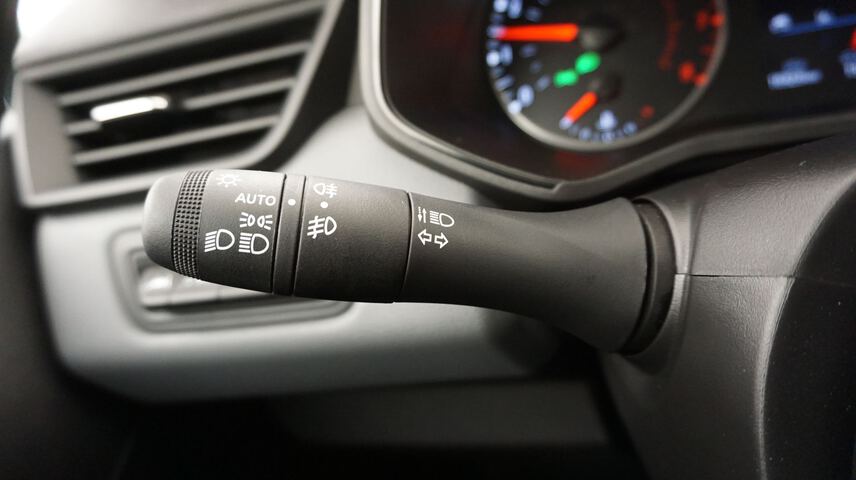 Inside Clio  Gris Titanium
