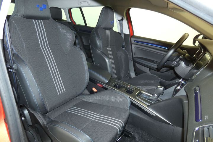 Inside Mégane Sport Tourer Diesel  Rojo Deseo