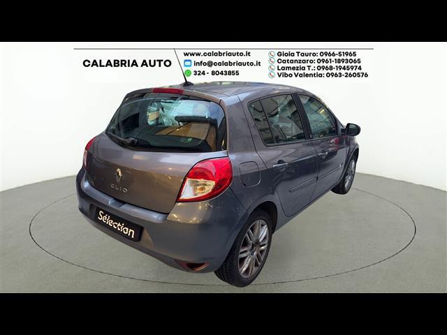 RENAULT Clio 00007145_VO38033579