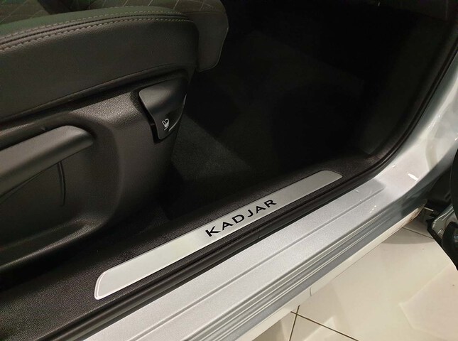 Inside Kadjar Diesel  Gris Highland