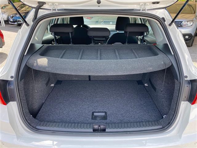 SEAT Arona 2017 02641145_VO38043366