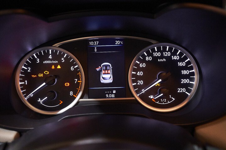 Inside Micra  Passion Red