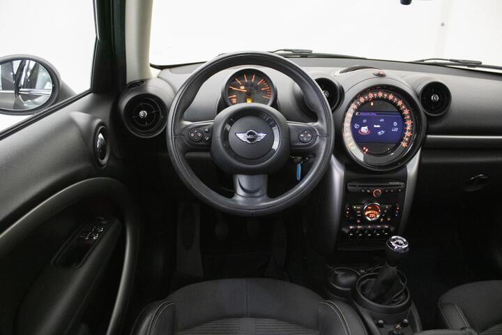 Inside  F60 Countryman Diesel  Midnight Black