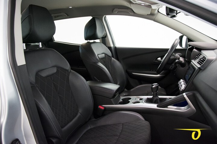Inside Kadjar  GRIS