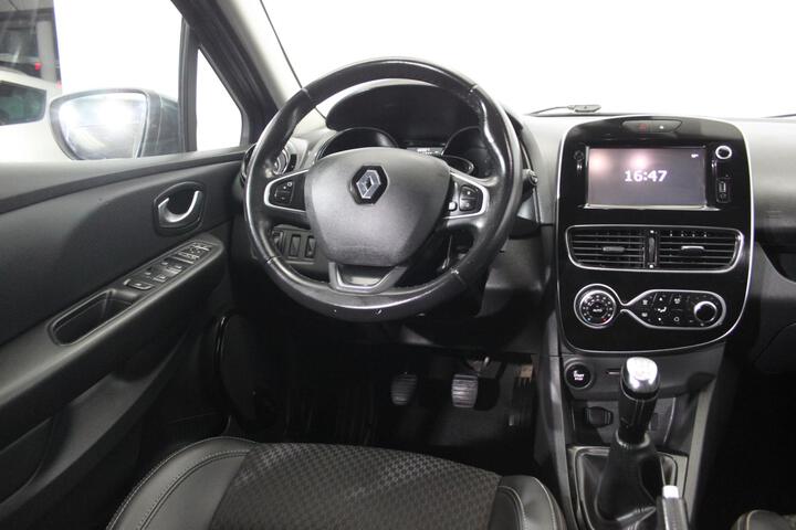 Inside Clio Sport Tourer  Gris Titanium