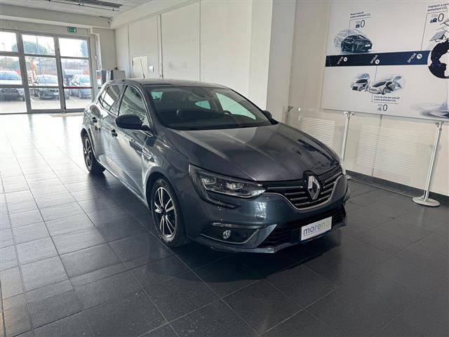 RENAULT Megane 05718493_VO38043127