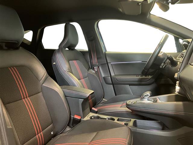 RENAULT Captur 00985038_VO38023207