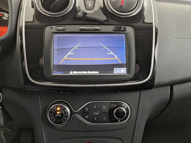 Inside Logan MCV  AZUL