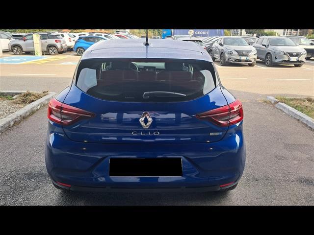 RENAULT Clio 02472656_VO38013041