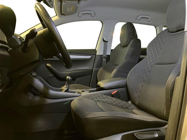 SKODA Karoq 2017 00985080_VO38023207