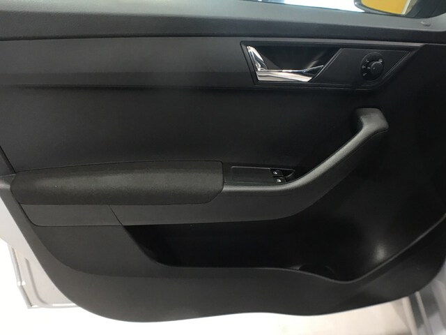 Inside Fabia  Plata Brillante
